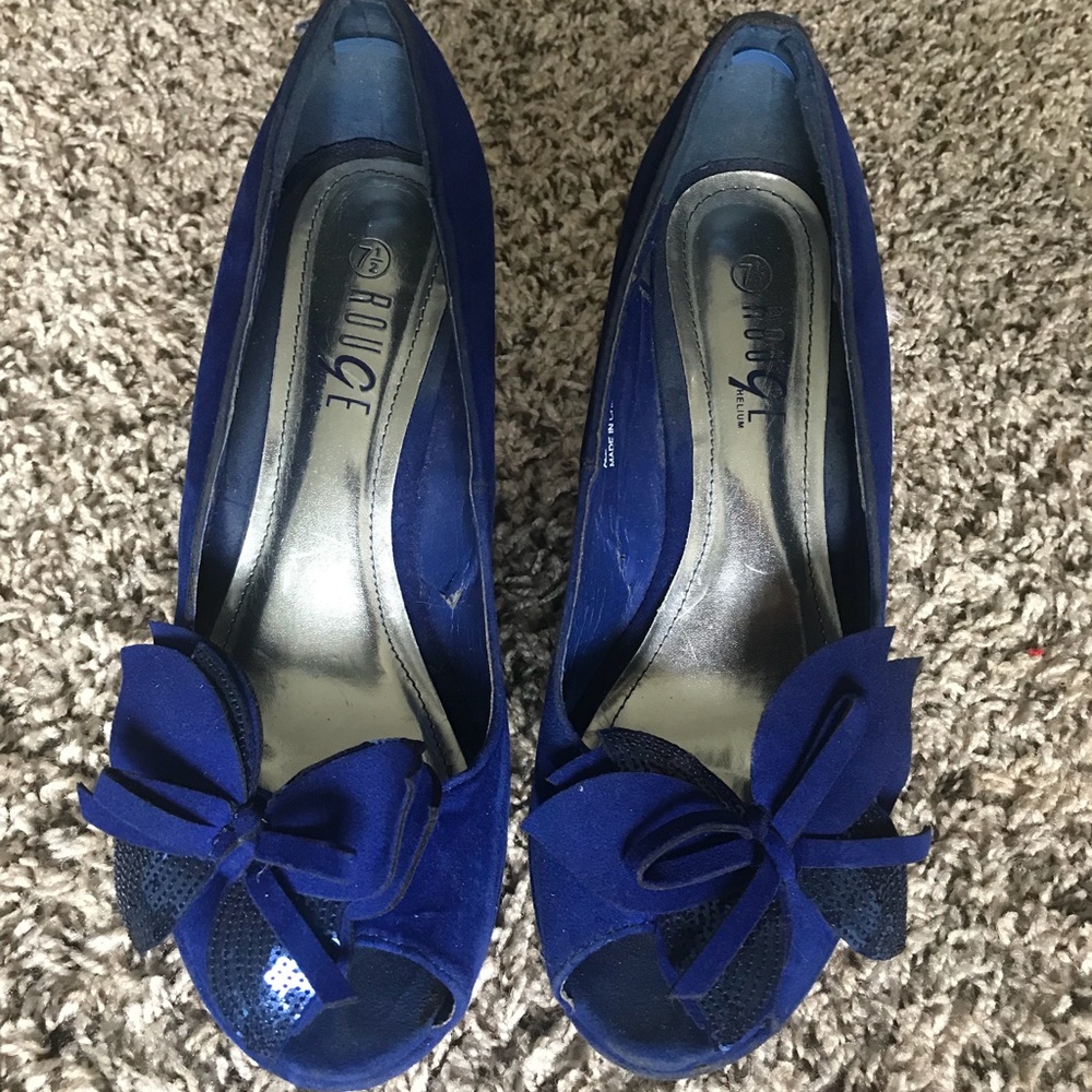 Blue wedges